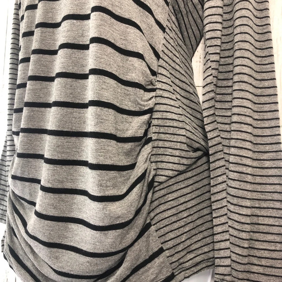Jessica Simpson Striped Maternity Top Small - Picture 2 of 8